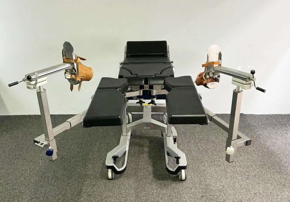 Neuf SYSTÈME COMPLET DE TABLE DE TRAVAIL MODULAIRE MAQUET ALPHAMAQUET 1150, JAMAIS UTILISÉ ET ENCORE DANS SON EMBALLAGE D'ORIGINE.
