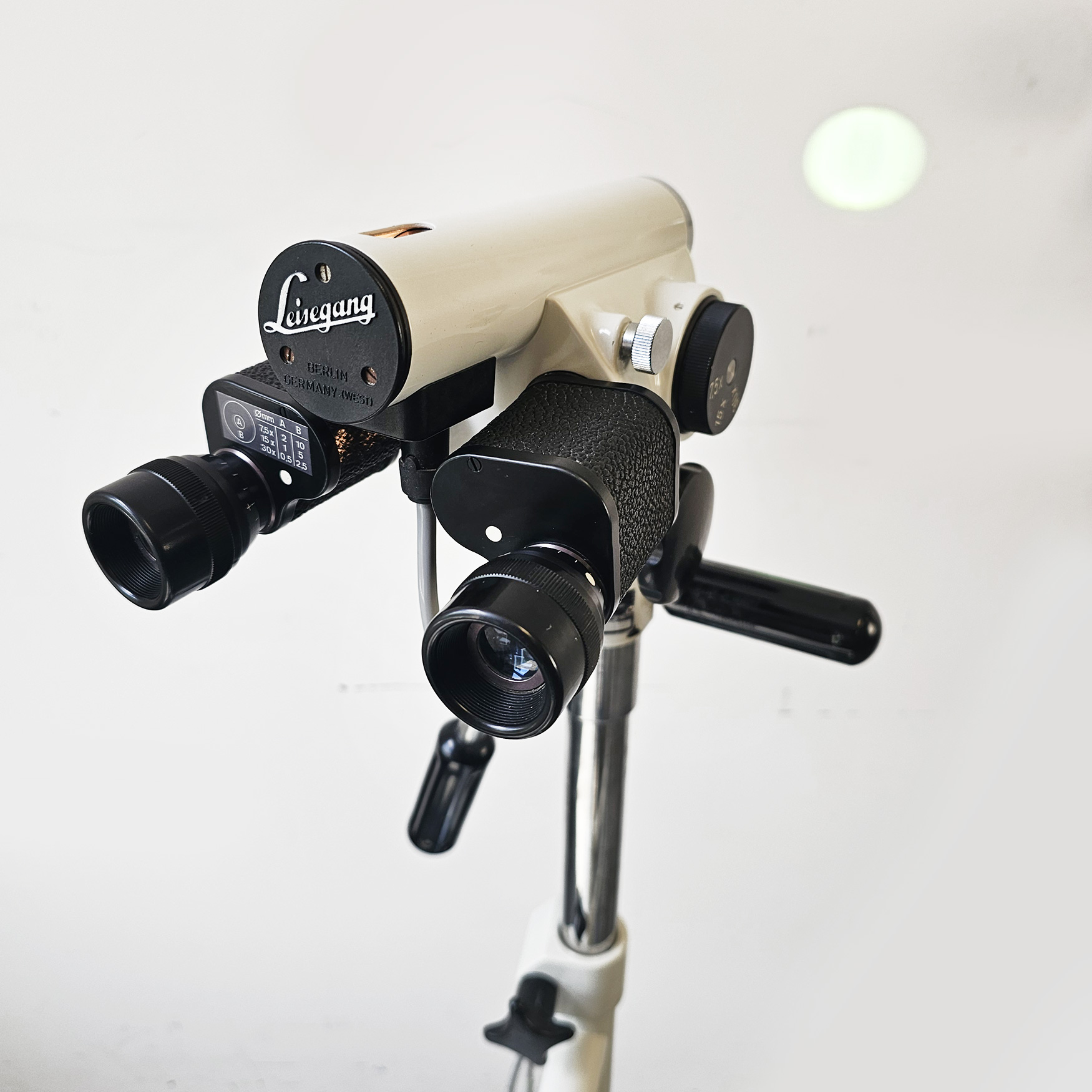 D'occasion COLPOSCOPE LEISEGANG TYPE BG
