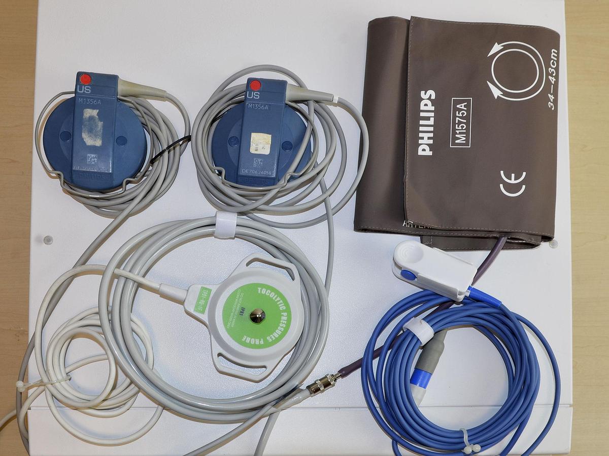 D'occasion CARDIOTOCOGRAPHE PHILIPS 50XM M1350C AVEC 2 SONDES US ET 1 SONDE TOCO