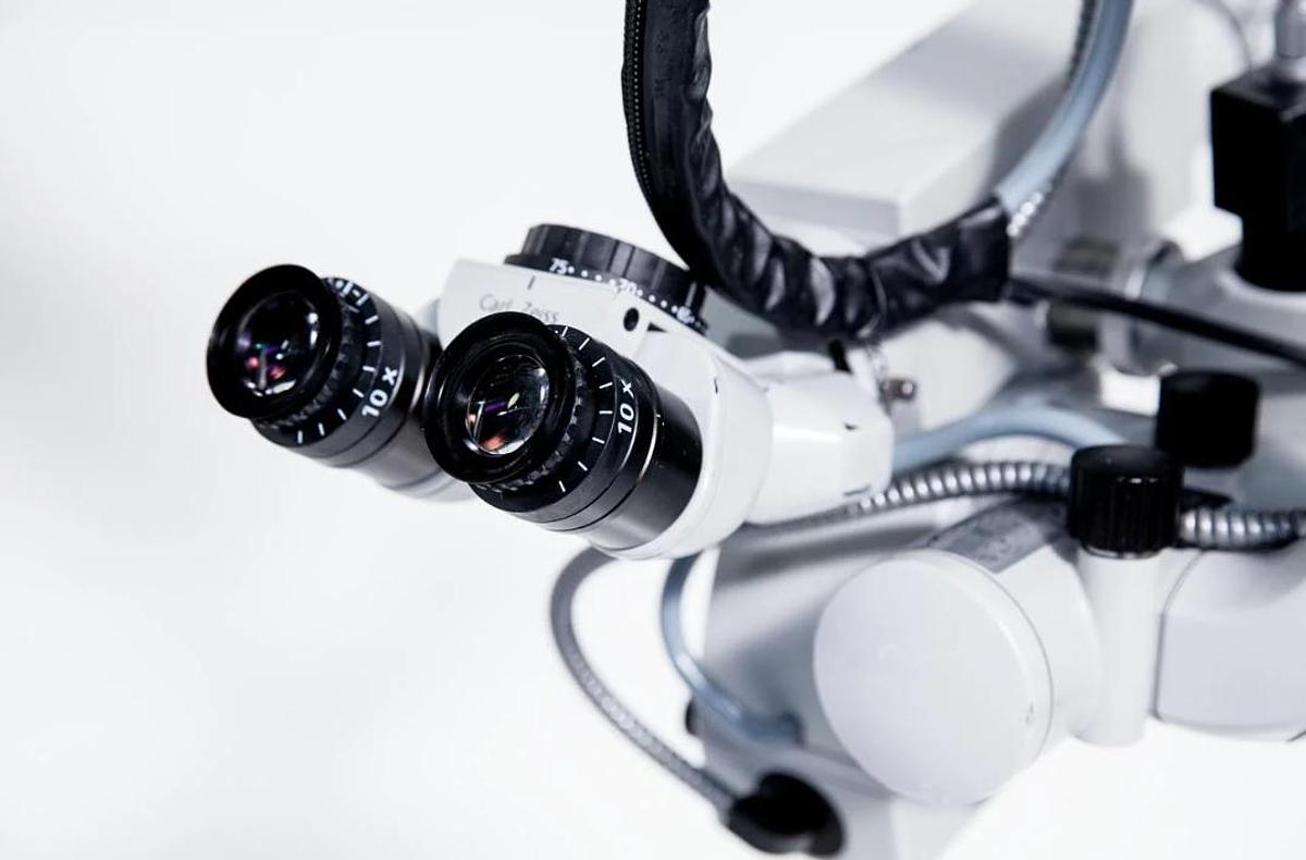 D'occasion MICROSCOPE CHIRURGICAL ZEISS OPMI VARIO S88