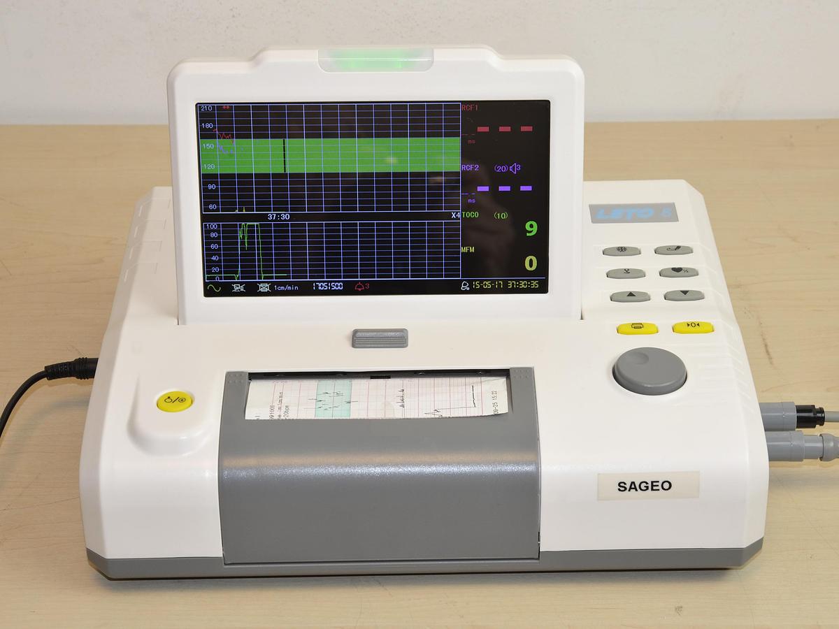 D'occasion MONITEUR FŒTAL / CARDIOTOCOGRAPHE GÉMELLAIRE MODÈLE LETO 8 