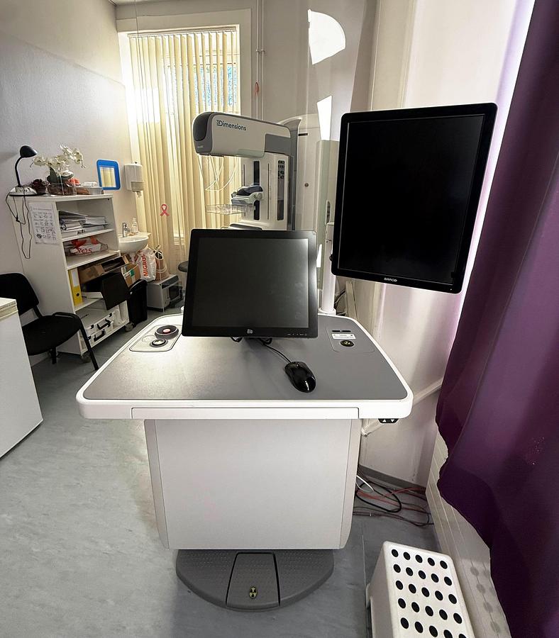 D'occasion MAMMOGRAPHE HOLOGIC 3DIMENSIONS 2D AWS 9000 avec détecteur sélénium amorphe