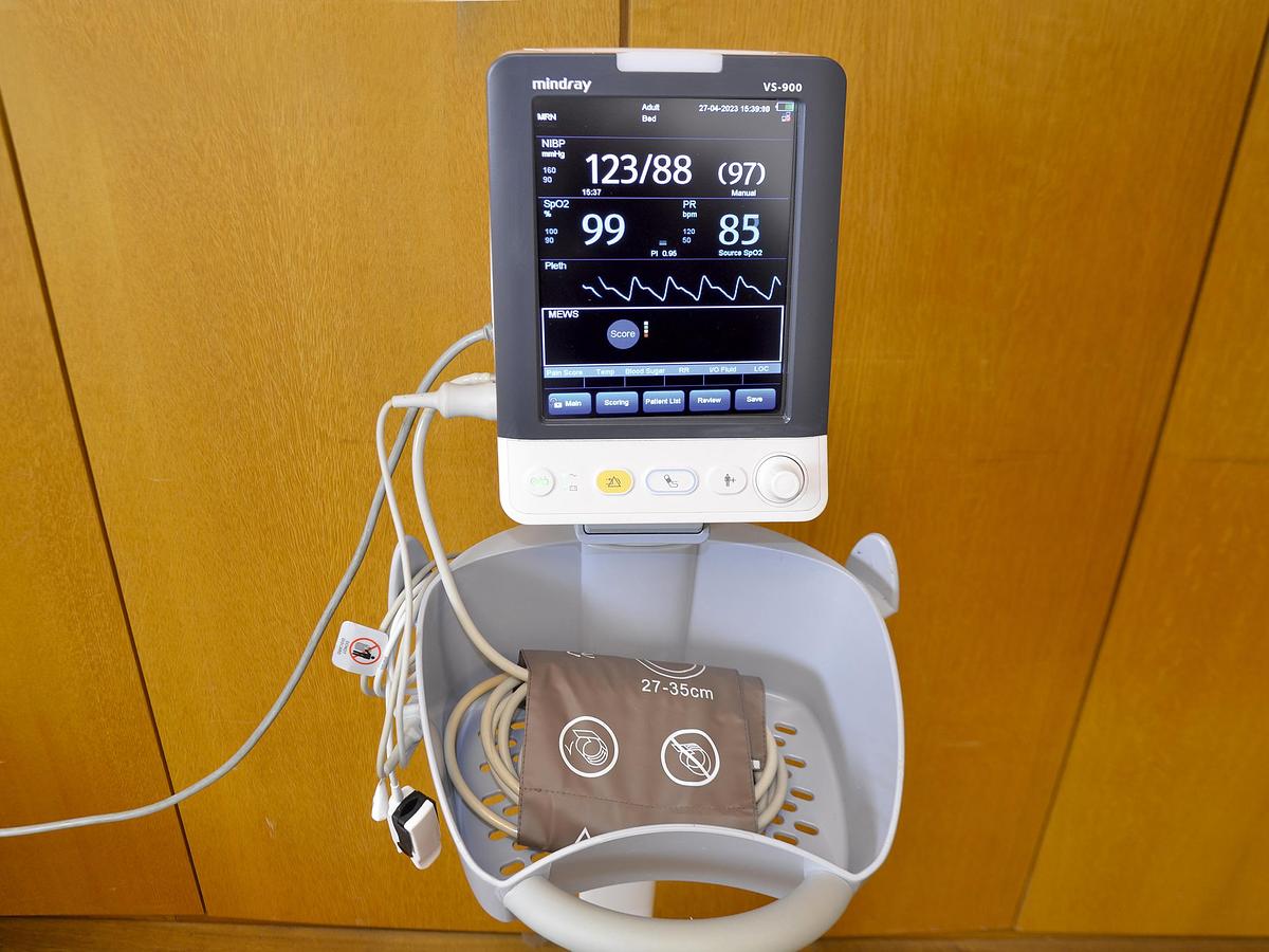 D'occasion MONITEUR MOBILE DE PRESSION BRASSARD, DE SpO2 ET DE FRÉQUENCE CARDIAQUE MINDRAY VS-900