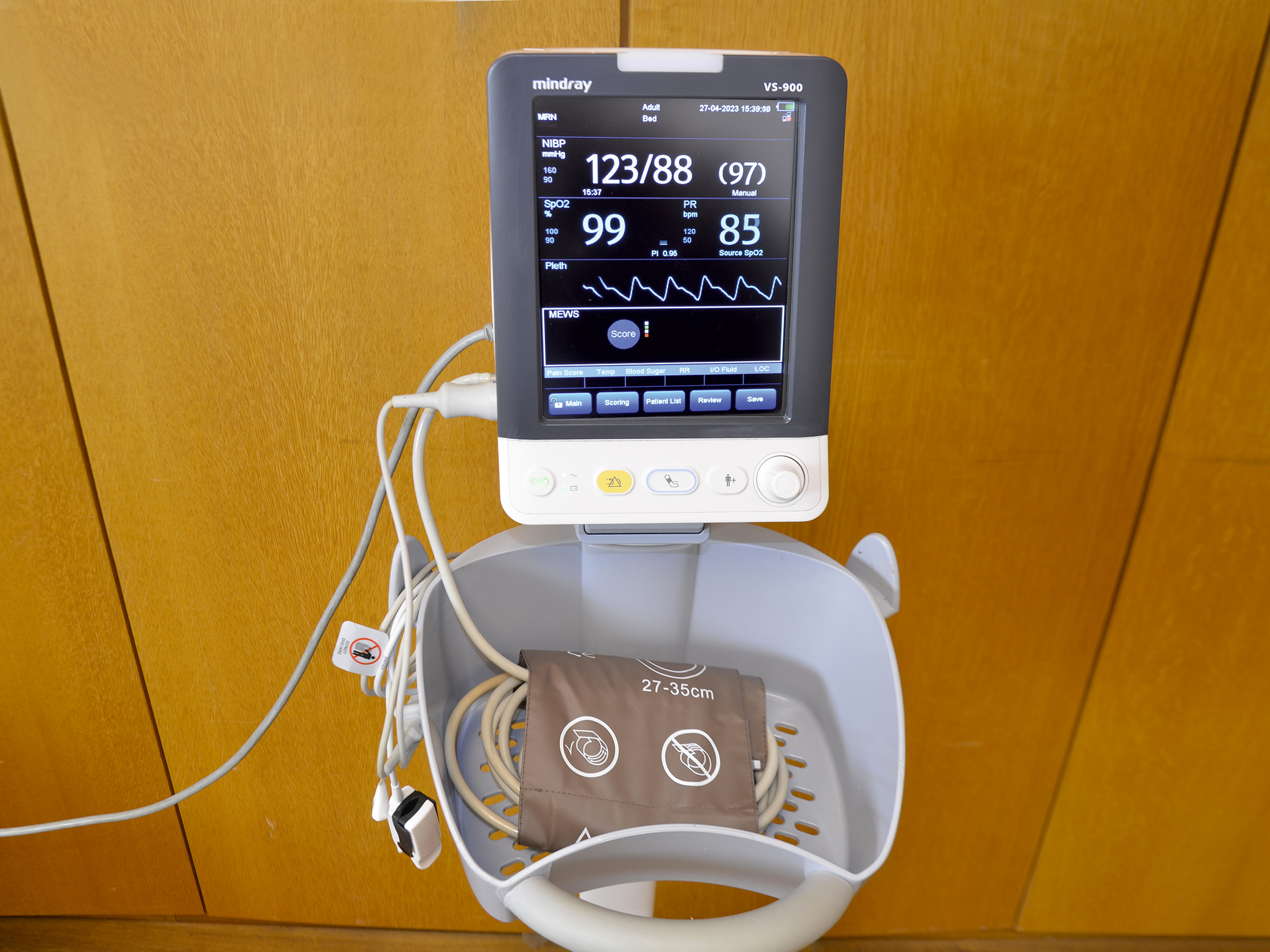 D'occasion MONITEUR MOBILE DE PRESSION BRASSARD, DE SpO2 ET DE FRÉQUENCE CARDIAQUE MINDRAY VS-900