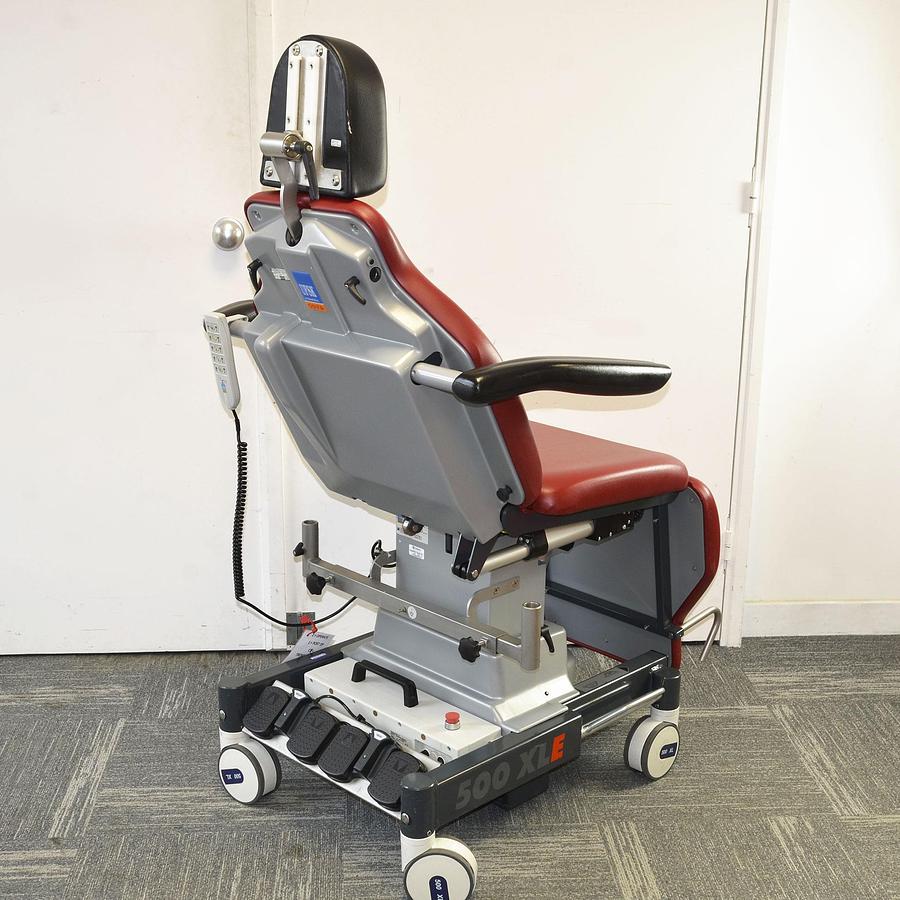 D'occasion FAUTEUIL ÉLECTRIQUE OPHTALMOLOGIQUE UFSK 500XLE