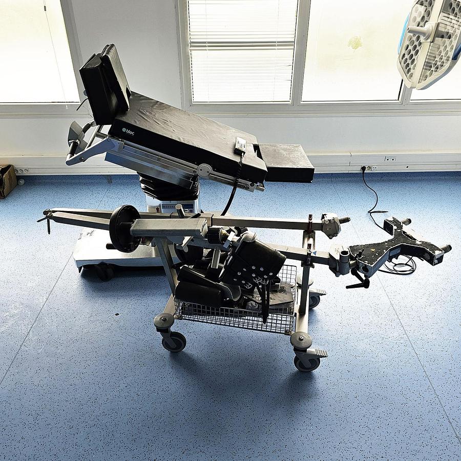 D'occasion TABLE D'OPÉRATION ELECTRIQUE STERIS CMAX