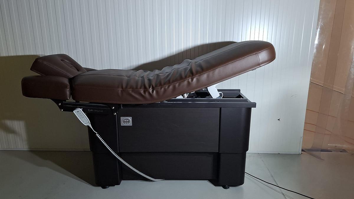 D'occasion TABLE DE SOINS GHARIENI DE GRAND LUXE MULTIFONCTIONNELLE AVEC MEUBLE ASSORTI DE RANGEMENT ET TABOURET, PARFAIT ÉTAT Hightech Wellnessliege Massage Spa table