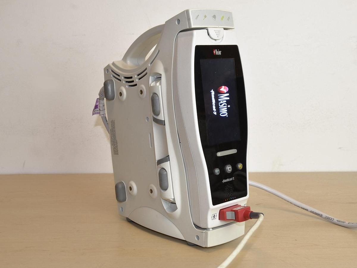 D'occasion OXYMETRE DE POULS PORTABLE MASIMO RAD 7 AVEC CHARGEUR RDS-3