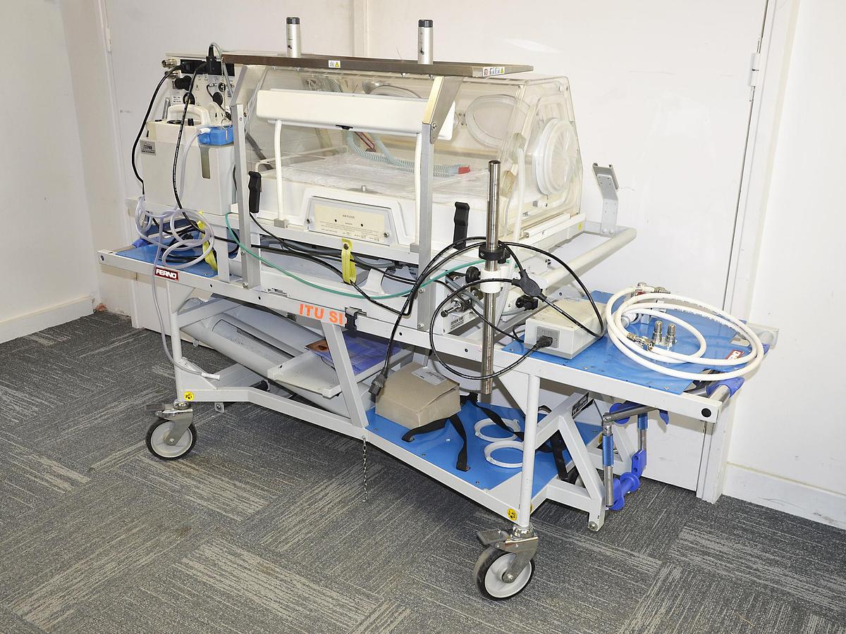 D'occasion COUVEUSE INCUBATEUR DE TRANSPORT DRAGER ISOLETTE TI500