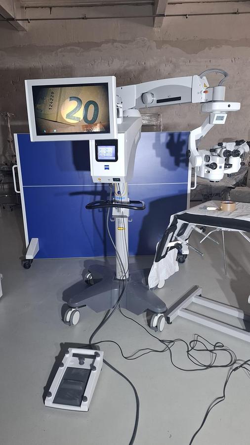 D'occasion MICROSCOPE OPERATOIRE D'OPHTALMOLOGIE KARL ZEISS LUMERA 700