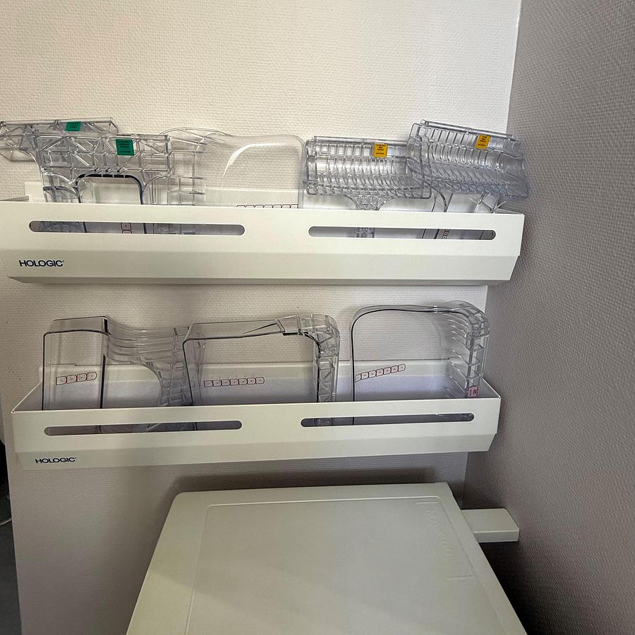 D'occasion MAMMOGRAPHE HOLOGIC 3DIMENSIONS 2D AWS 9000 avec détecteur sélénium amorphe