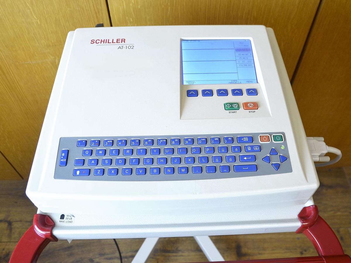 D'occasion SCHILLER CARDIOVIT AT-102 ECG MULTIFONCTIONNEL HAUTE PERFORMANCE