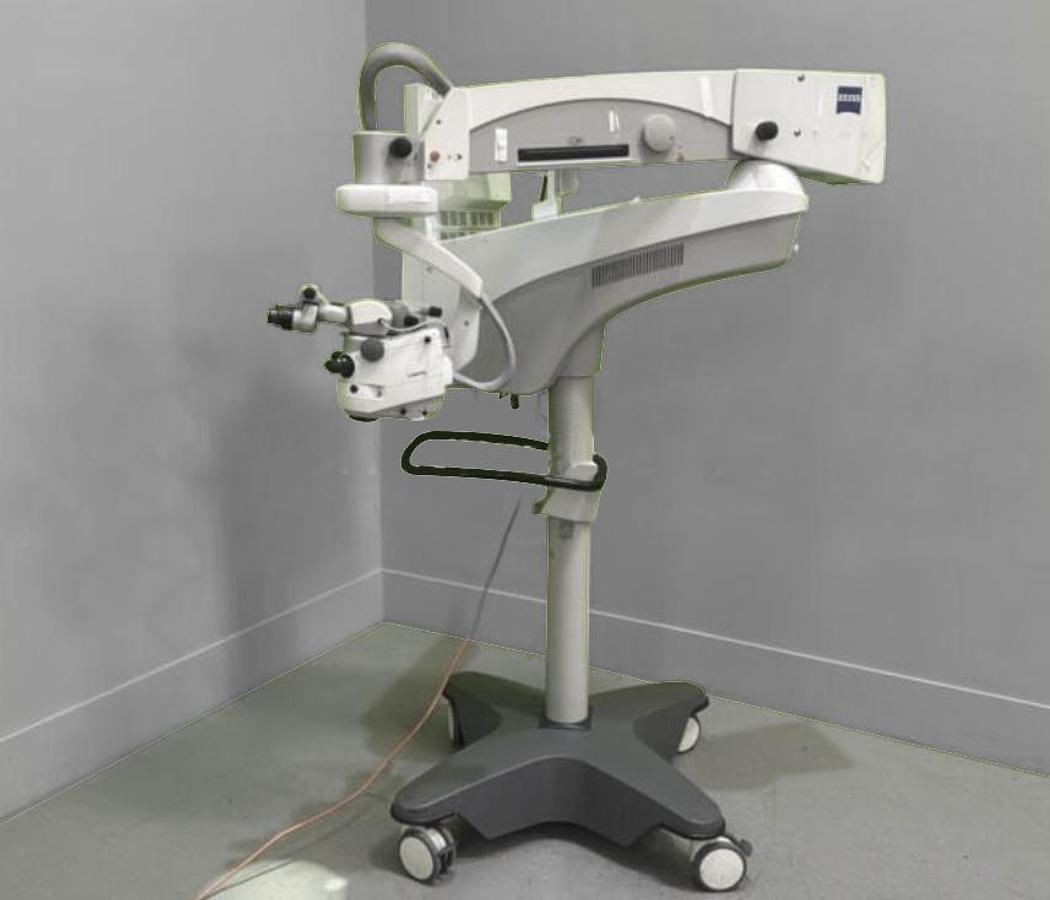 D'occasion MICROSCOPE OPERATOIRE D'OPHTALMOLOGIE KARL ZEISS LUMERA 700