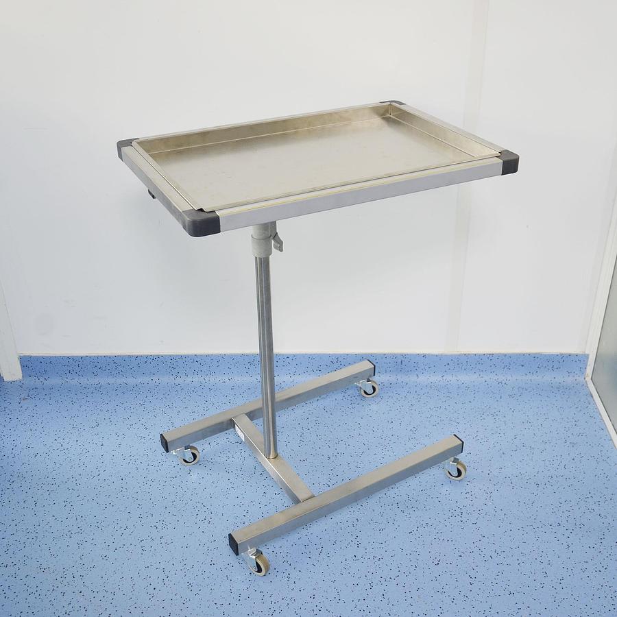 D'occasion TABLE MAYO INOX RÉGLABLE