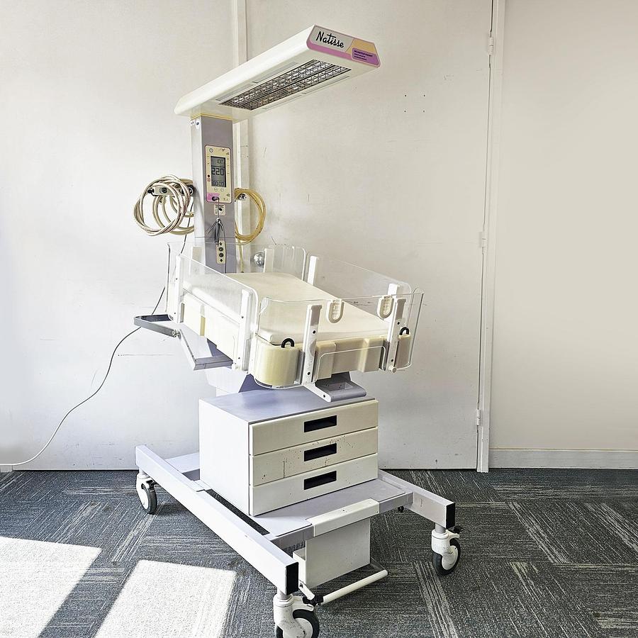 D'occasion TABLE DE REA NEONATALE BIO MS MOD. NATISSE AIR/OXYGENE/VIDE