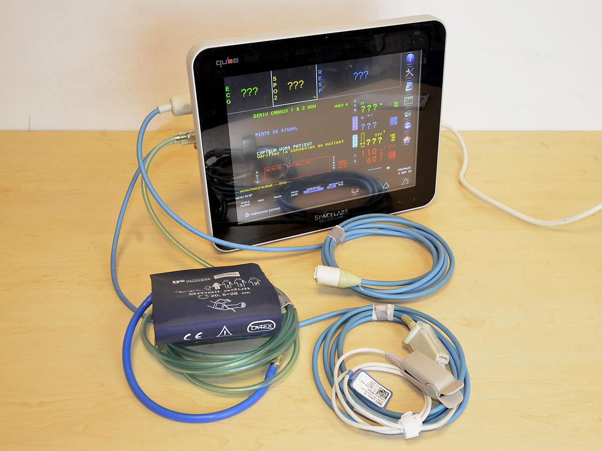 D'occasion MONITEUR DE SIGNES VITAUX SPACELABS TOUCH SCREEN QUBE 91390 ADULTE