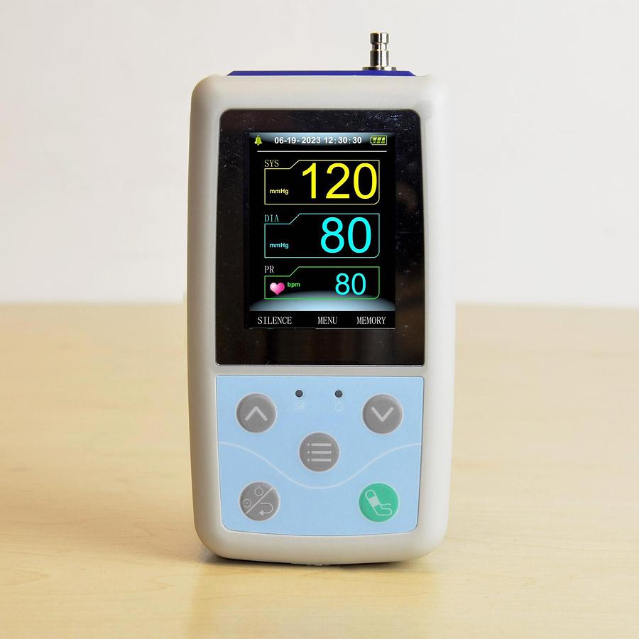 Neuf HOLTER TENSIONNEL 24H AVEC 3 BRASSARDS