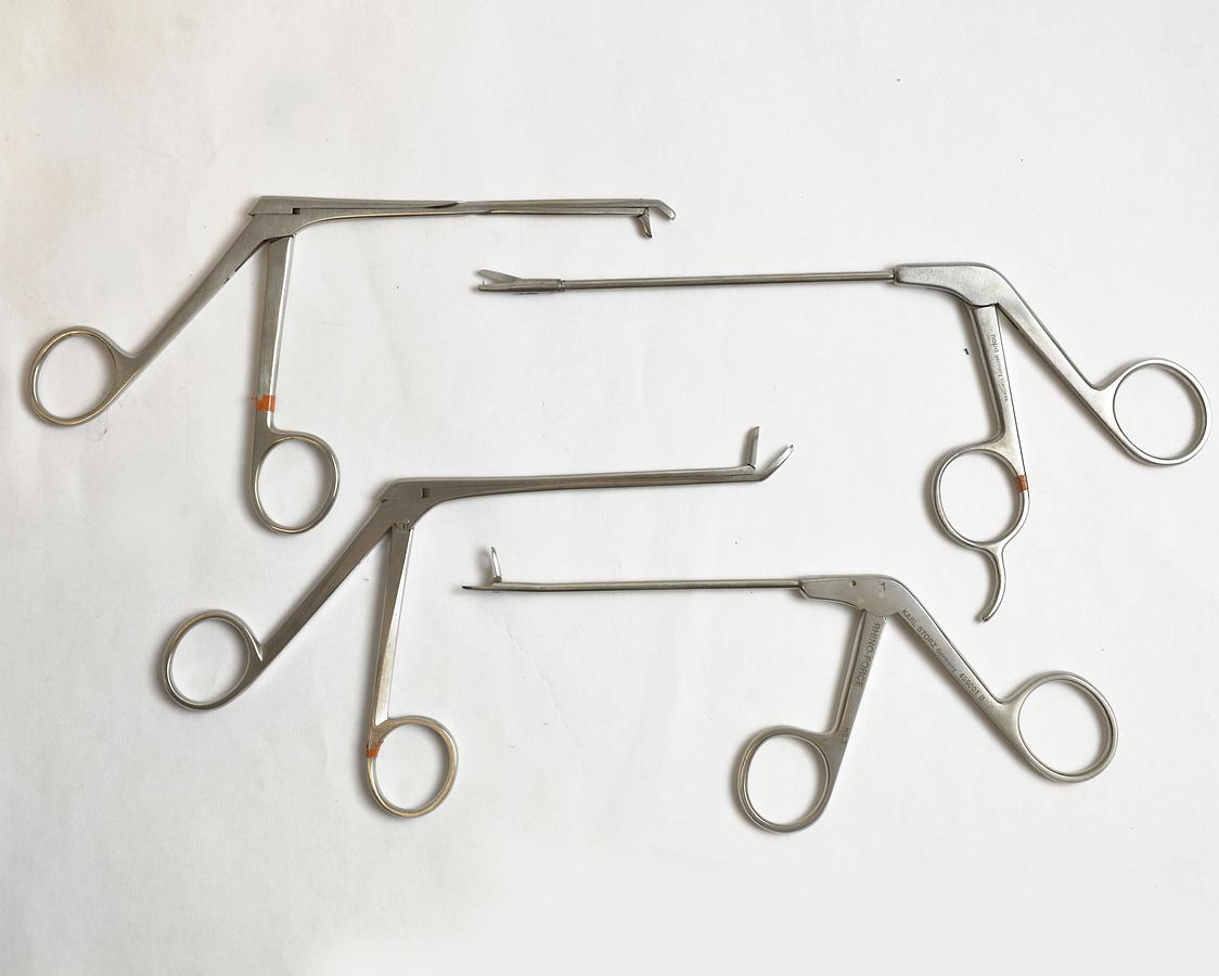 D'occasion ENSEMBLE D' ARTHROSCOPIE CONSTITIÉ D'UNE OPTIQUE R. WOLF 8880.531 O° PANOVIEW AVEC SET DE PINCES ET DE RONGEURS