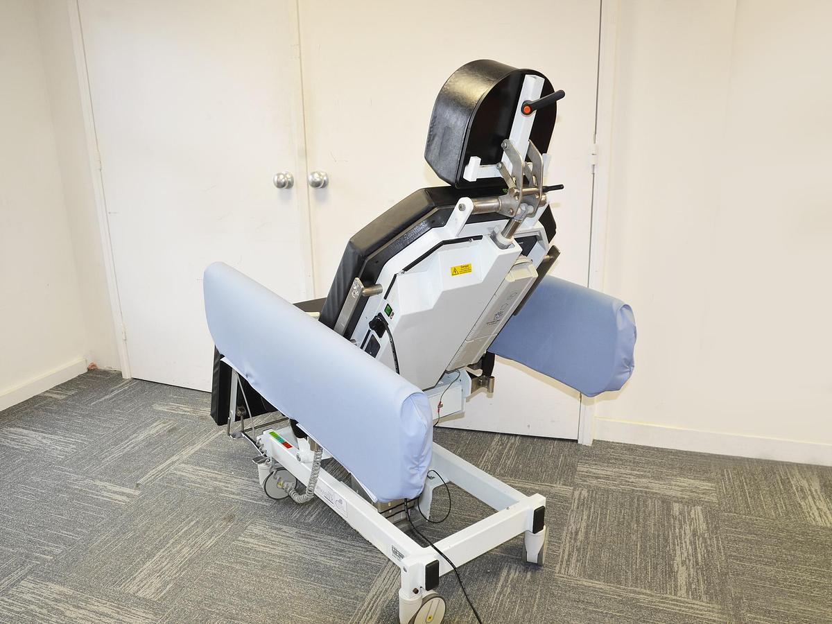 D'occasion CHARIOT OPÉRATOIRE MOBILE POLYVALENT, ÉLECTRIQUE (OPHTALMOLOGIE, BARIATRIQUE, CHIRURGIE PLASTIQUE, DIVERS) OPMASTER 506P