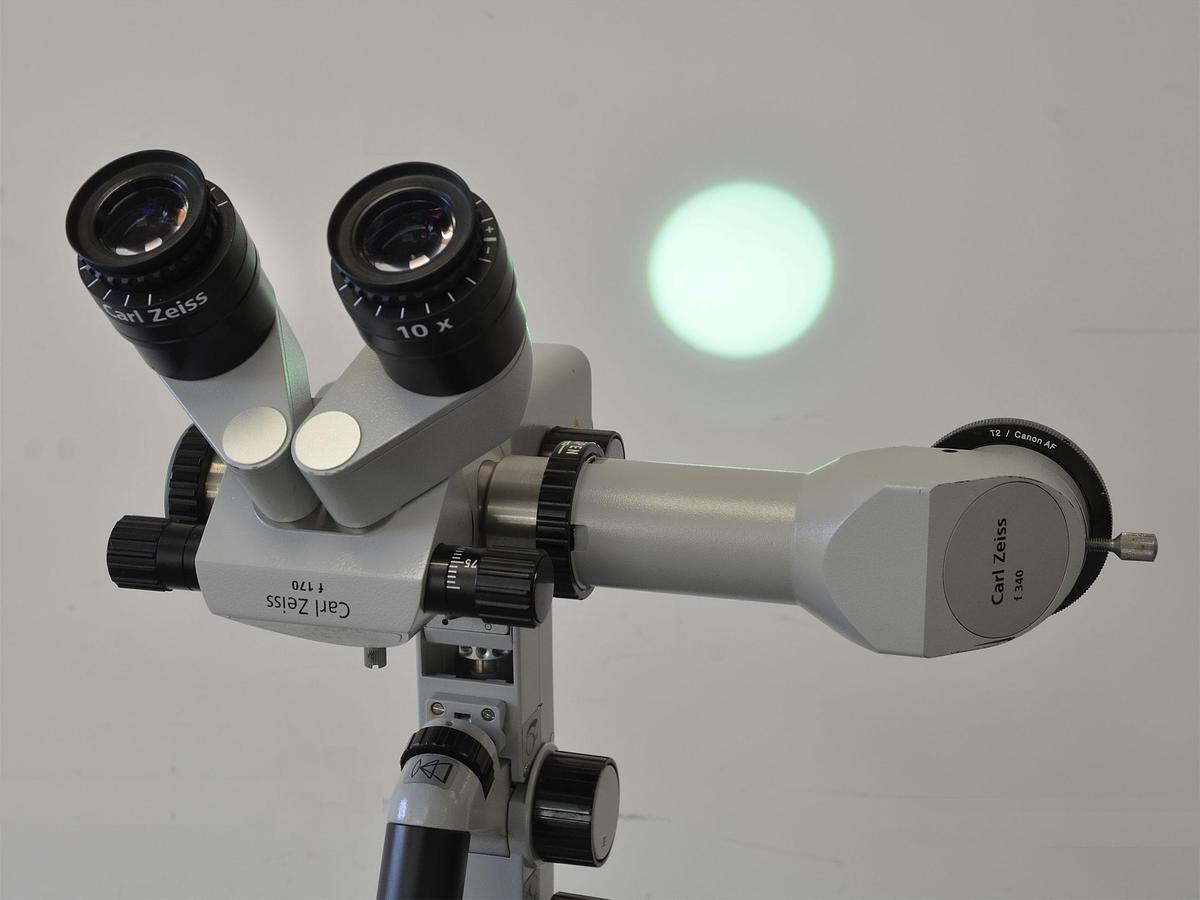 D'occasion COLPOSCOPE KARL ZEISS KSK 150 FC AVEC ADAPTATEUR CAMÉRA
