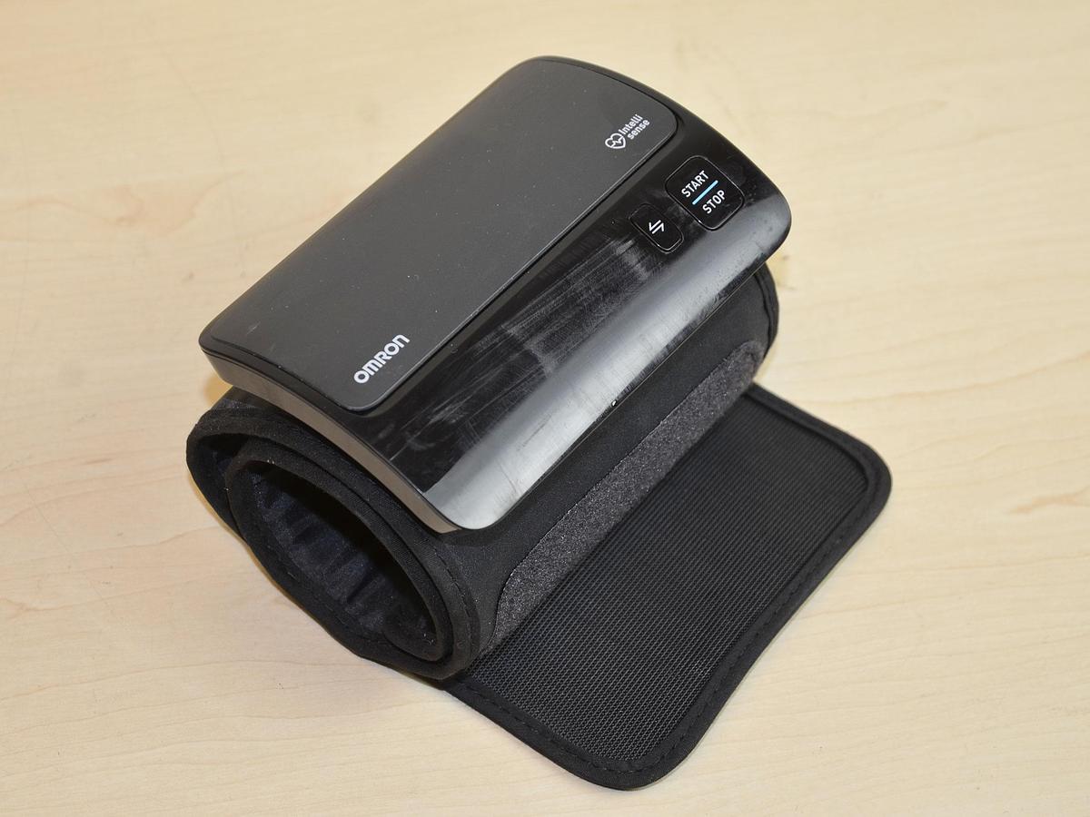 D'occasion TENSIOMÈTRE BRAS ÉLECTRONIQUE OMRON EVOLV