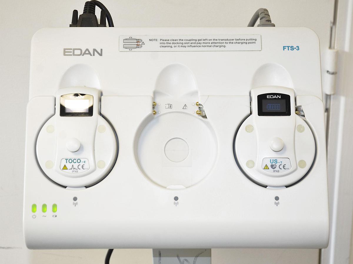 D'occasion TOCOCARDIOGRAPHE EDAN F9 AVEC SONDE TOCO, SONDE CARDIO MONITORAGE DE LA MÈRE (PNI, SPO2