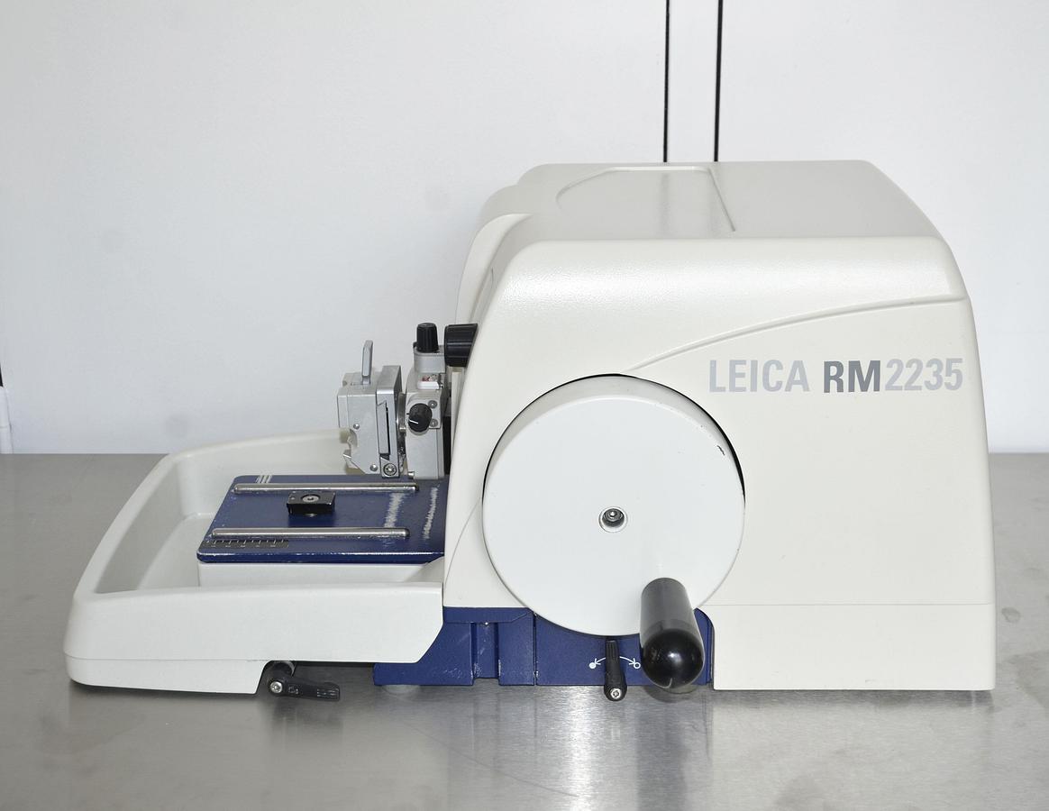 D'occasion MICROTOME LEICA RM2235