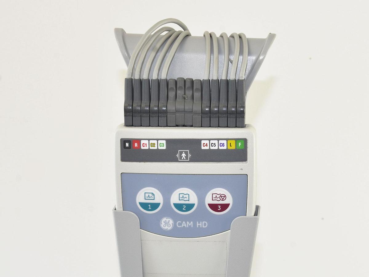 D'occasion ECG ELECTROCARDIOGRAMME GENERAL ELECTRIC MAC 5500 SUR CHARIOT