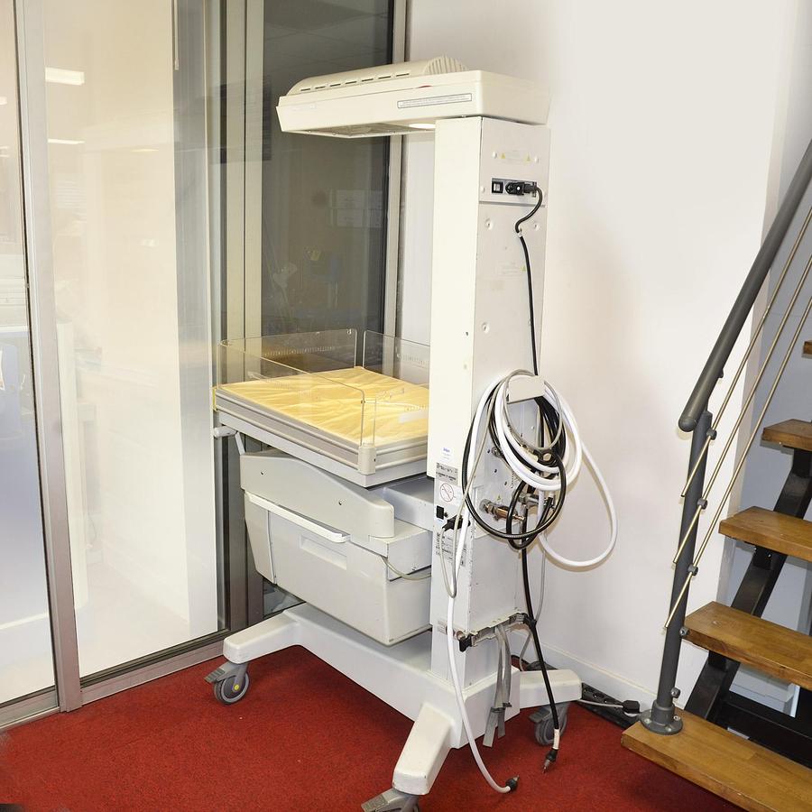 D'occasion TABLE DE REANIMATION NEONATALE DRAEGER AIRSHIELDS