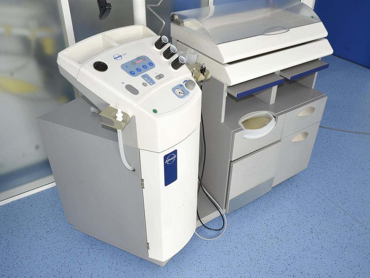 D'occasion UNITÉ DE CONSULTATION ORL ATMOS C31 AVEC MICROSCOPE KARL ZEISS PICO 