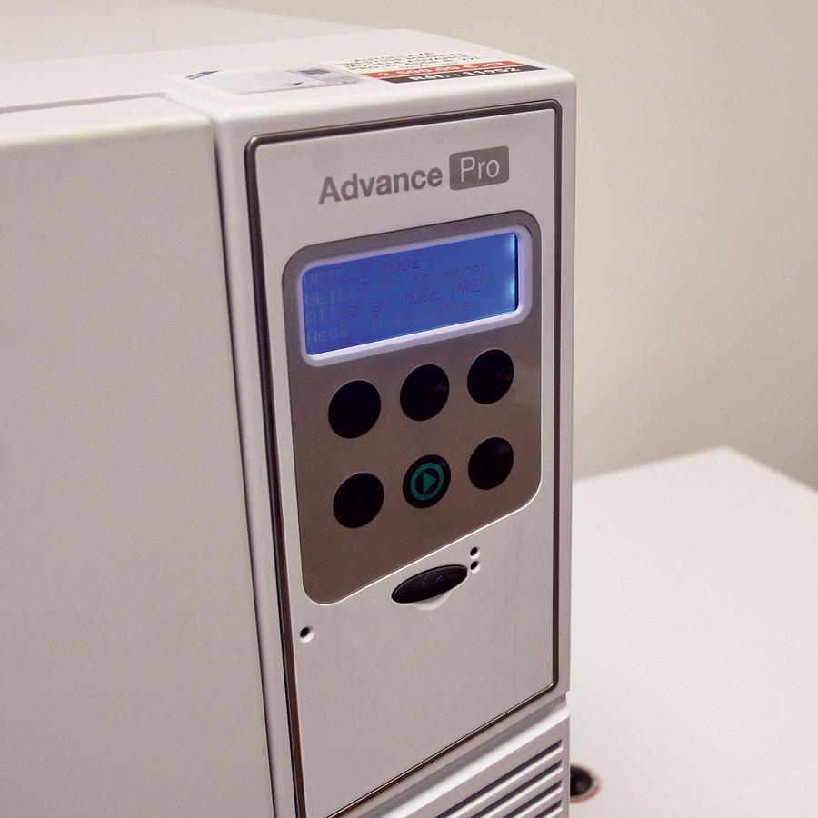 D'occasion AUTOCLAVE PRESTIGE MEDICAL MODELE ADVANCE PRO, CLASSE B, 22 litres, avec enregistreur de données.