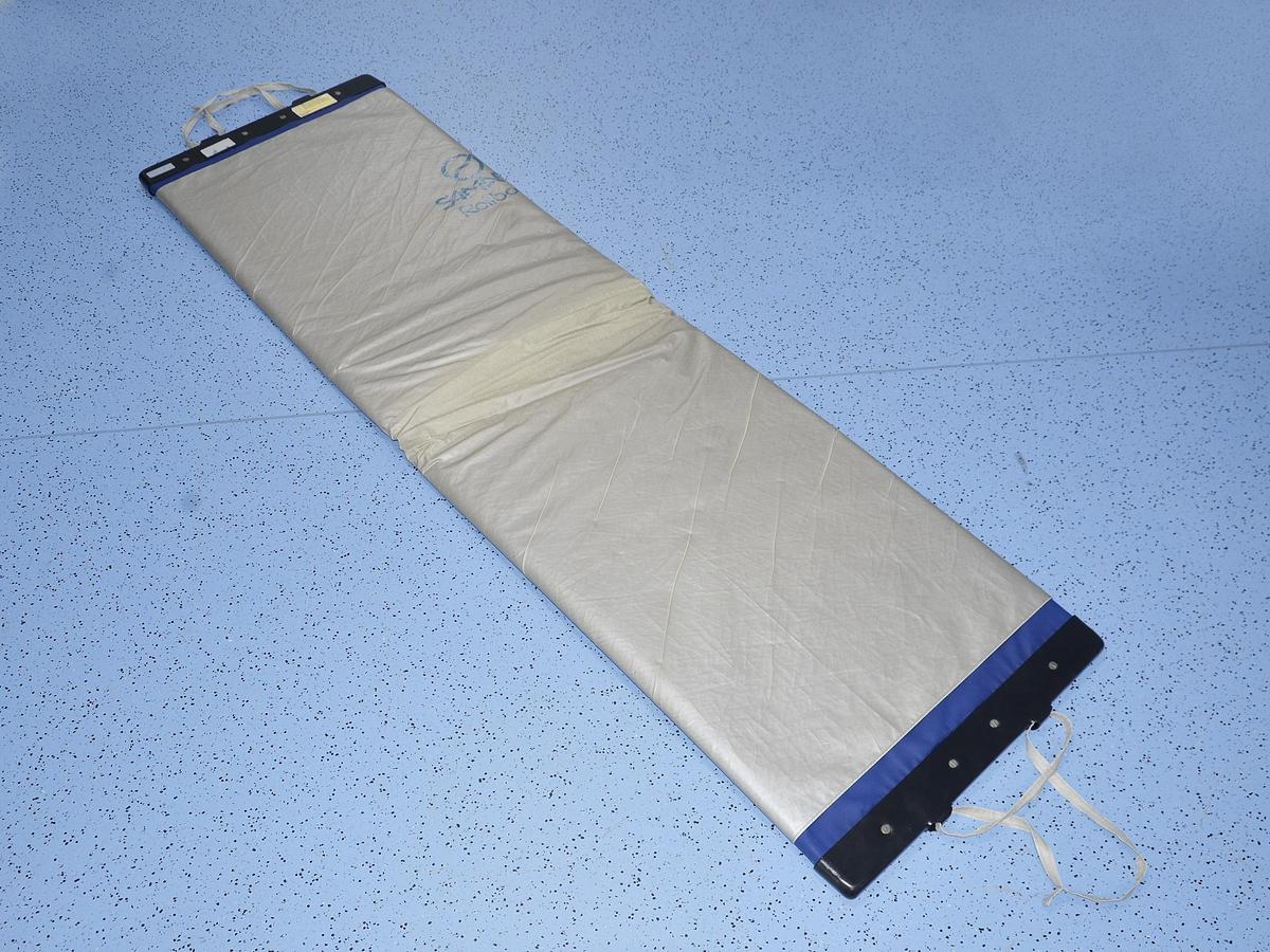 D'occasion CIVIÈRE SAMARIT ROLLBORD POUR TRANSFERT DE PATIENT