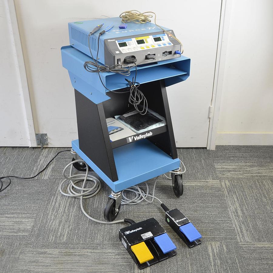 D'occasion BISTOURI ELECTRIQUE MONOPOLAIRE ET BIPOLAIRE VALLEYLAB FORCE FX