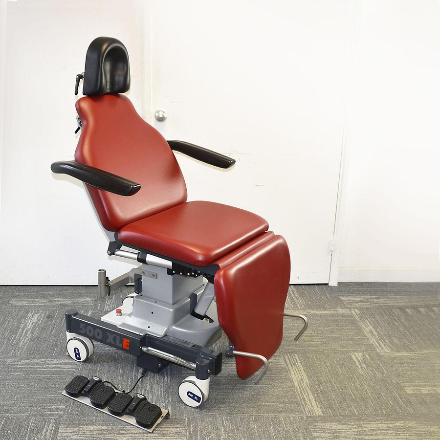 D'occasion FAUTEUIL ÉLECTRIQUE OPHTALMOLOGIQUE UFSK 500XLE