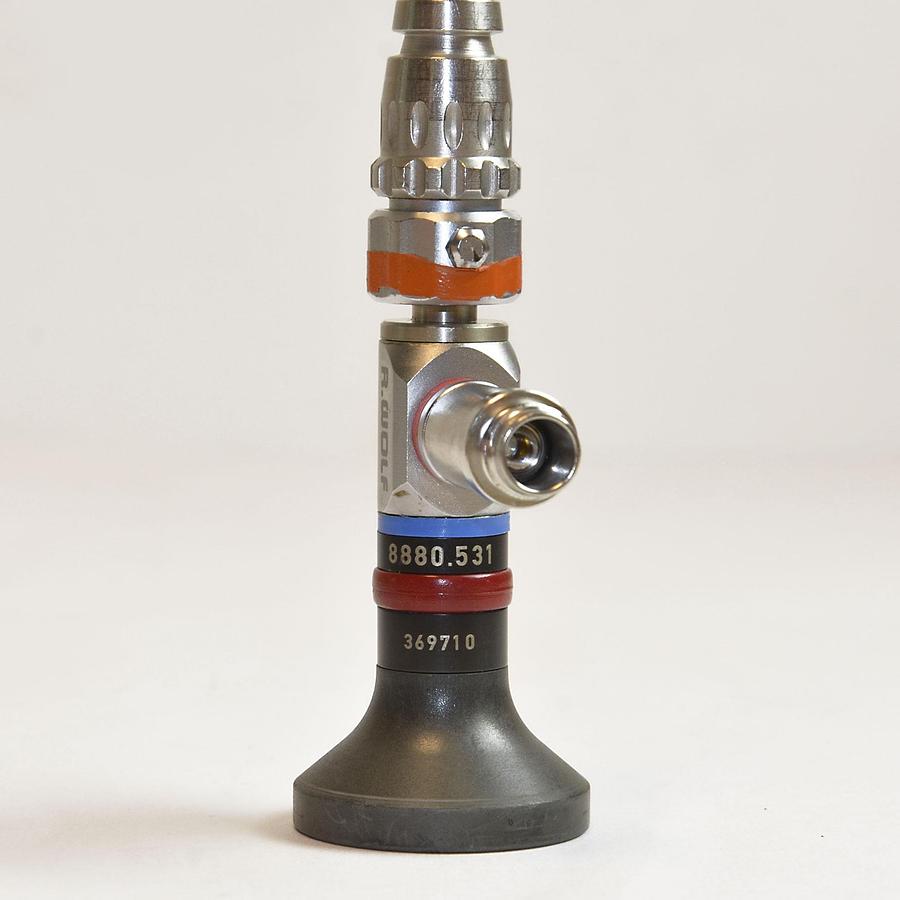 D'occasion ENSEMBLE D' ARTHROSCOPIE CONSTITIÉ D'UNE OPTIQUE R. WOLF 8880.531 O° PANOVIEW AVEC SET DE PINCES ET DE RONGEURS