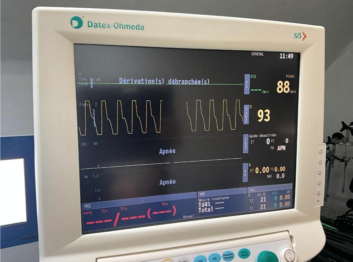 D'occasion STATION COMPLETE RESPIRATEUR D’ANESTHÉSIE MOBILE DATEX-OHMEDA AESTIVA 3000