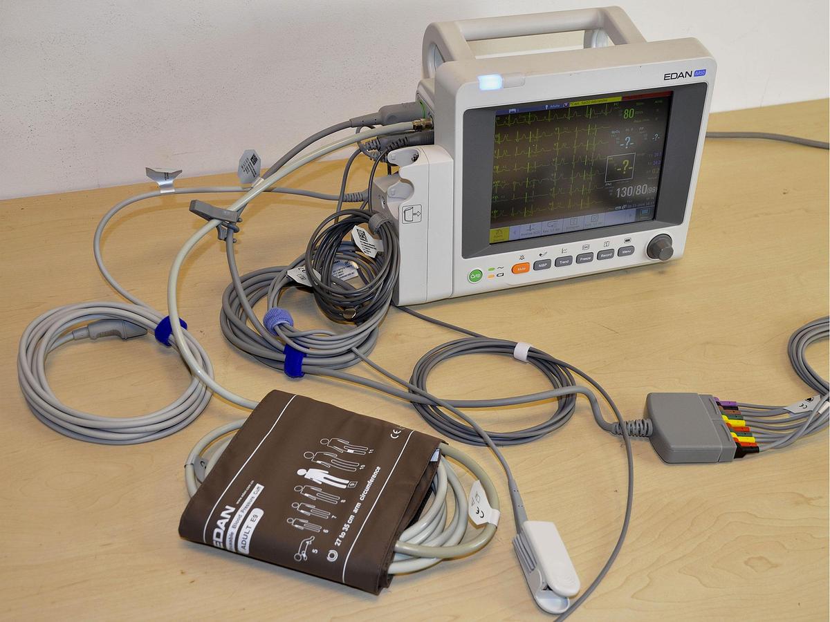 D'occasion MONITEUR MULTIPARAMETRIQUE DE SURVEILLANCE EDAN iM50 (ECG, PNI, SPO2, RESP, AVEC CO2 CAPNOGRAPHIE) SPÉCIAL JO PARIS 2024
