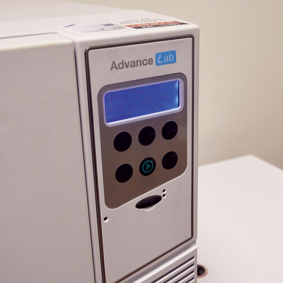 D'occasion AUTOCLAVE PRESTIGE MEDICAL MODELE ADVANCE LAB, CLASSE B, 22 litres, avec enregistreur de données.