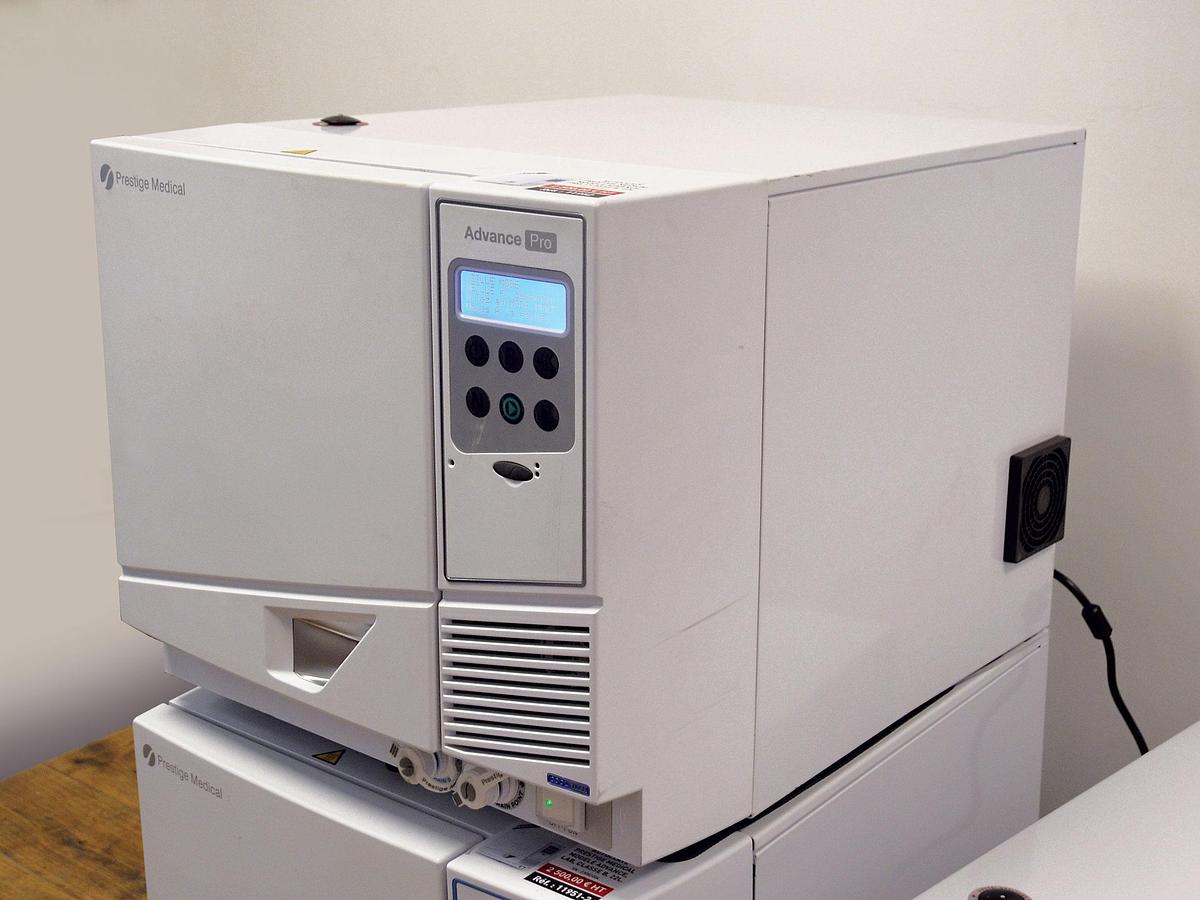 D'occasion AUTOCLAVE PRESTIGE MEDICAL MODELE ADVANCE PRO, CLASSE B, 22 litres, avec enregistreur de données.