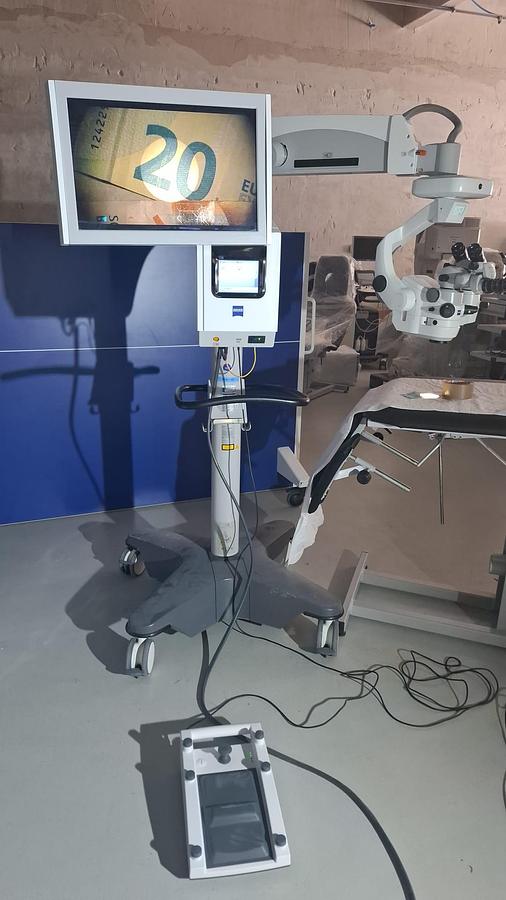 D'occasion MICROSCOPE OPERATOIRE D'OPHTALMOLOGIE KARL ZEISS LUMERA 700