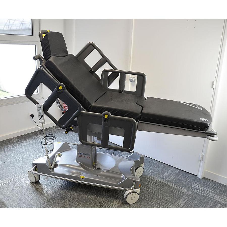 D'occasion TABLE DE CHIRURGIE MOBILE ELECTRIQUE UNIVERSELLE ANETIC AID QA4