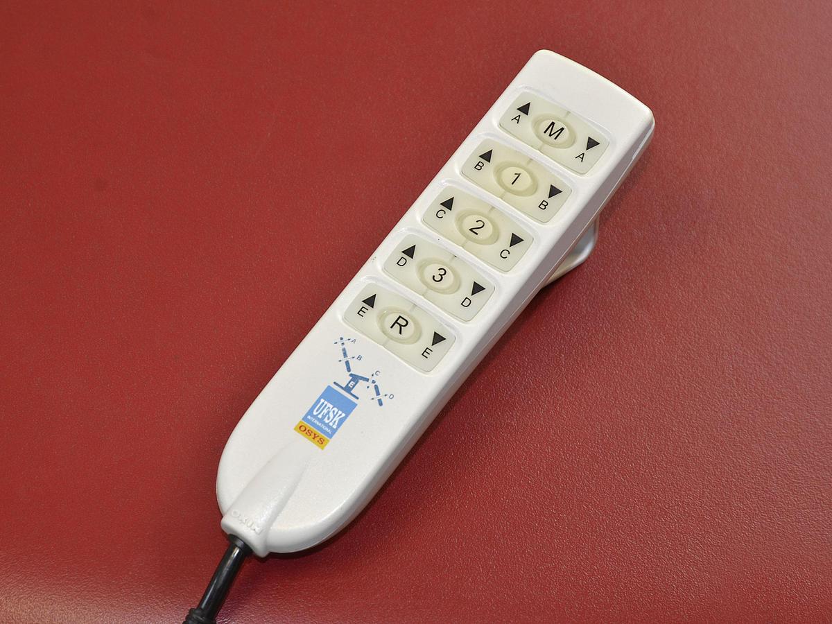 D'occasion FAUTEUIL ÉLECTRIQUE OPHTALMOLOGIQUE UFSK 500XLE