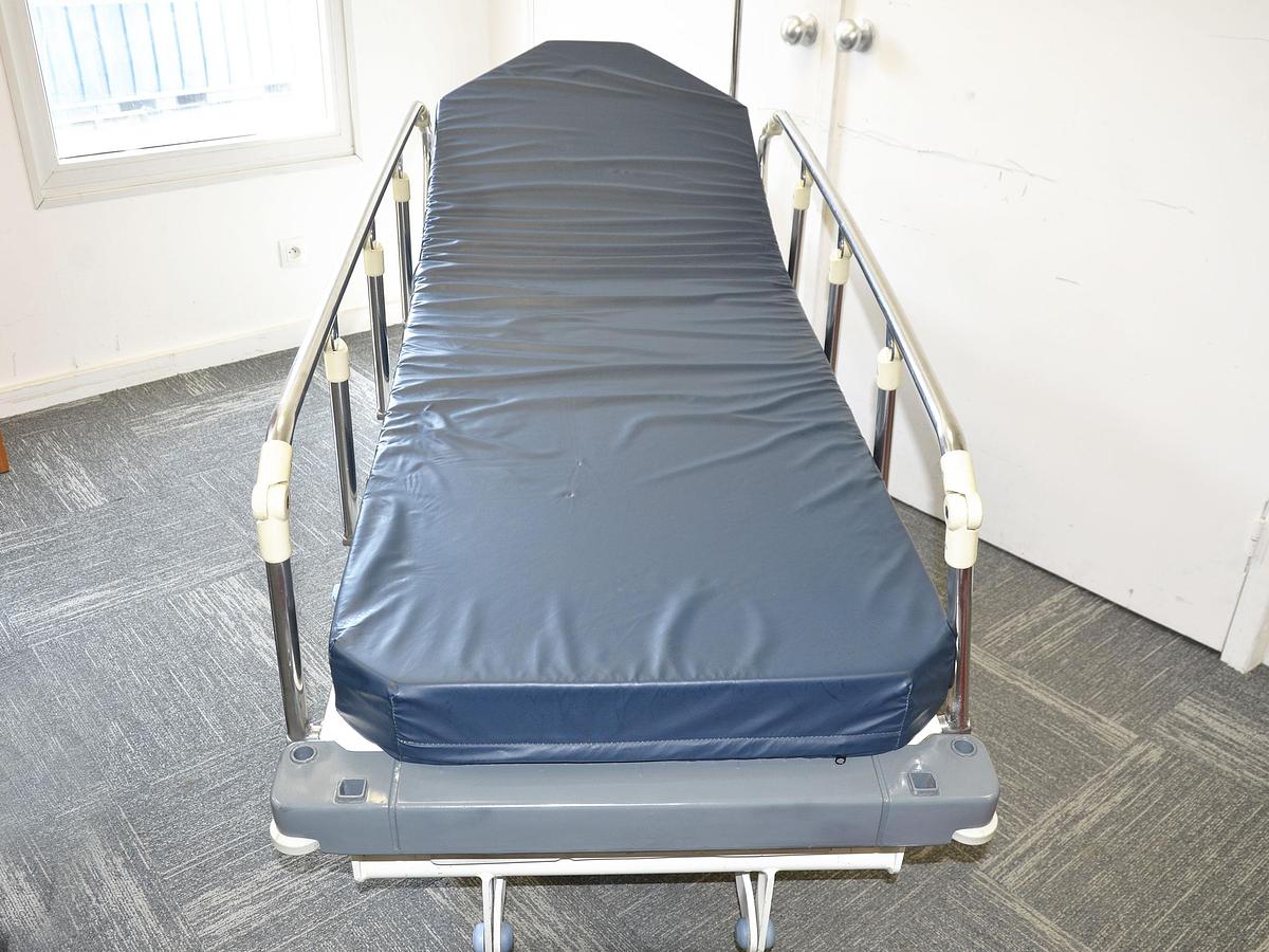 D'occasion CHARIOT DE TRANSPORT PATIENT HUNTLEIGH LIFEGUARD