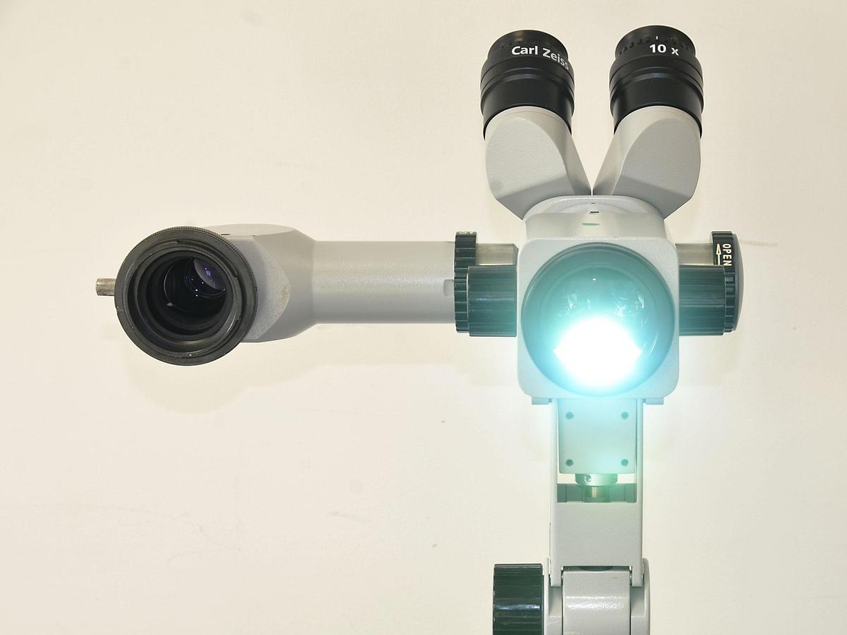 D'occasion COLPOSCOPE KARL ZEISS KSK 150 FC AVEC ADAPTATEUR CAMÉRA