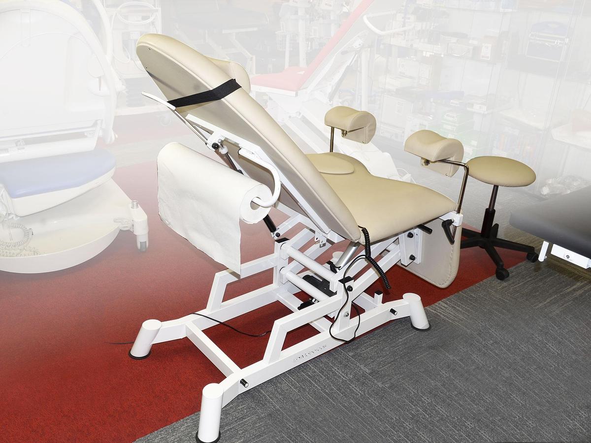 D'occasion FAUTEUIL GYNECOLOGIQUE ÉLECTRIQUE MOBERCAS