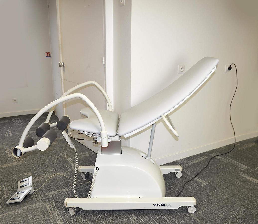 D'occasion TABLE DE CONSULTATION GYNECOLOGIQUE NOVAK N DUO