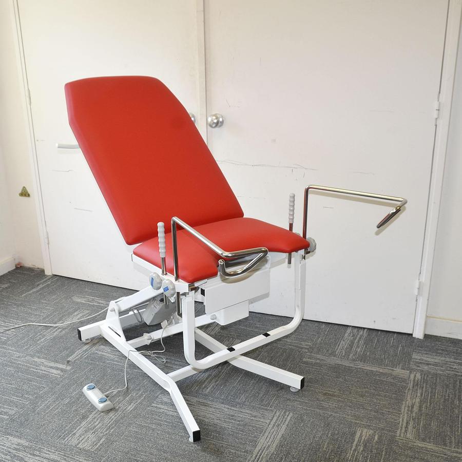 Neuf FAUTEUIL GYNÉCOLOGIQUE ÉLECTRIQUE BEAUMOND PROMOTAL