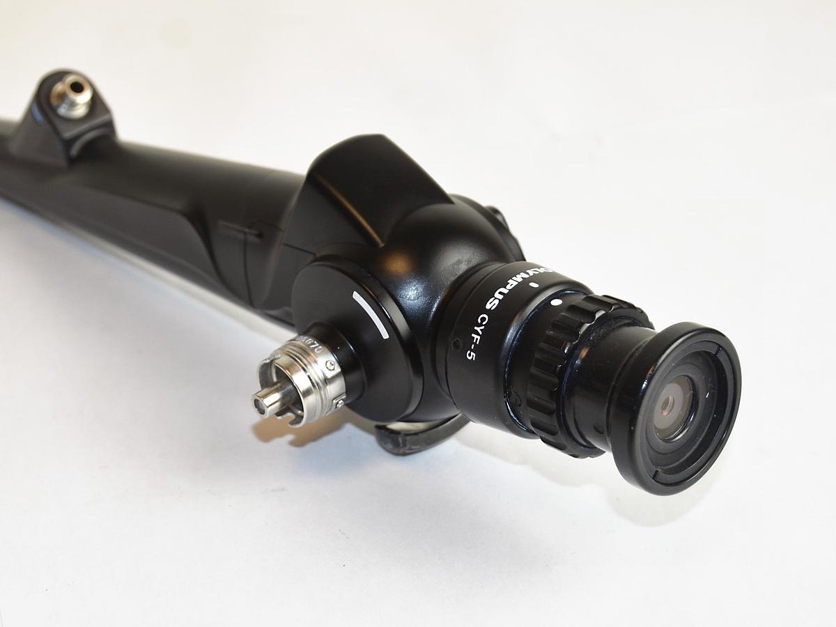 D'occasion CYSTOSCOPE OLYMPUS CYF 5 AVEC SON CABLE DE LUMIÈRE