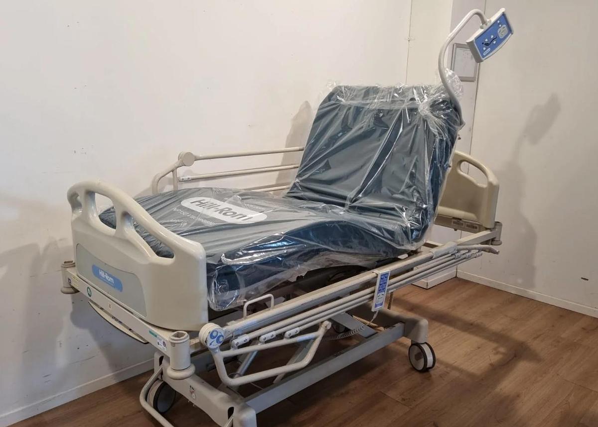 D'occasion LIT d'HOPITAL HILLROM AVANT GUARD 800 SEMI IC