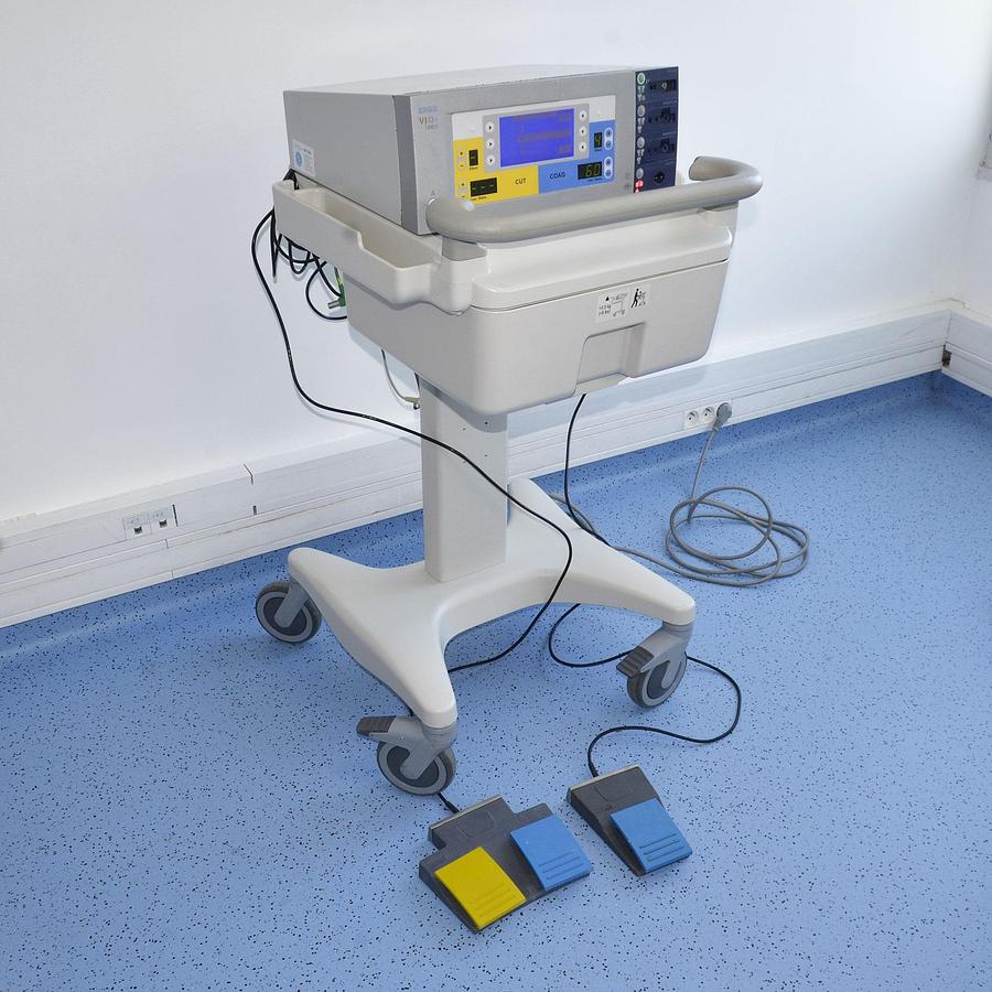 D'occasion BISTOURI ERBE VIO 300S À RADIOFRÉQUENCES SUR CHARIOT